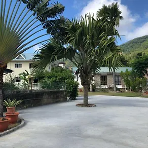 https://flower-garden-self-catering-apartments.maheislandhotels.com